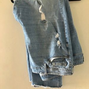 Plus size distressed boyfriend jeans!